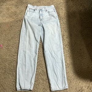 American Eagle Light wash straight jeans